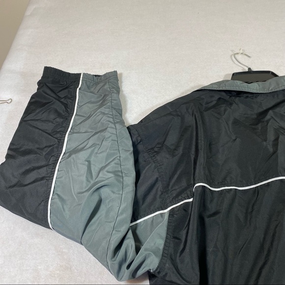 Reebok Jacket Men’s 2XL Zip Lined Jacket pockets Black gray light Windbreaker - Picture 11 of 14